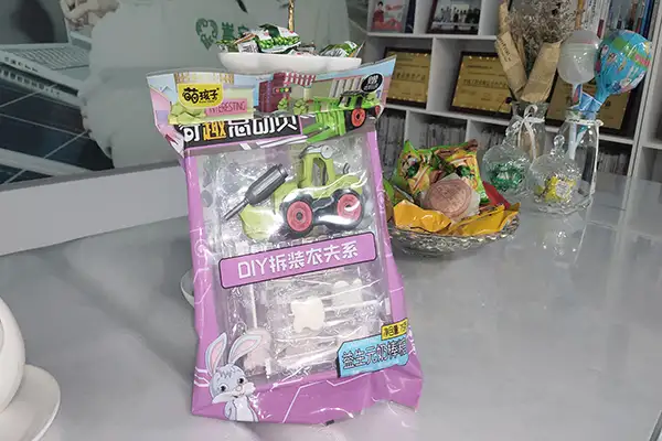嵩安环保,嵩安环保管家,茶歇,礼物,同事,工作,